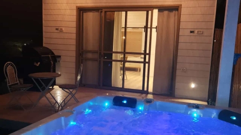 צימר בין הפרחים