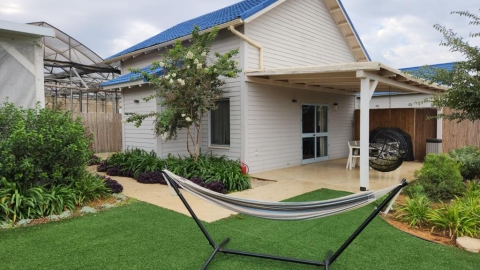 צימר בין הפרחים