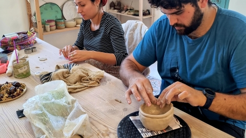 התנועה שבחומר-סטודיו לקרמיקה