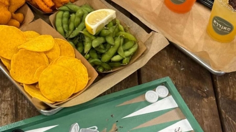 מאנדרא עגלת קפה