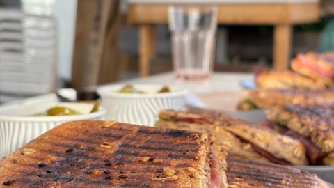 טוּטוּ טוֹסט