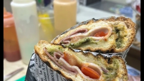 הmacom נקניקיה על הדרך