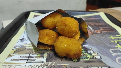 הmacom נקניקיה על הדרך